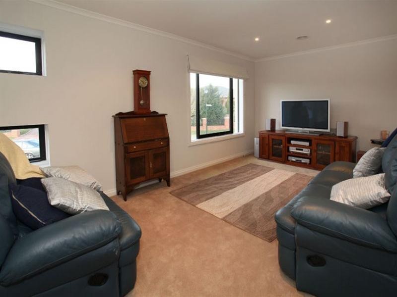 66 Grange Drive, Lysterfield VIC 3156