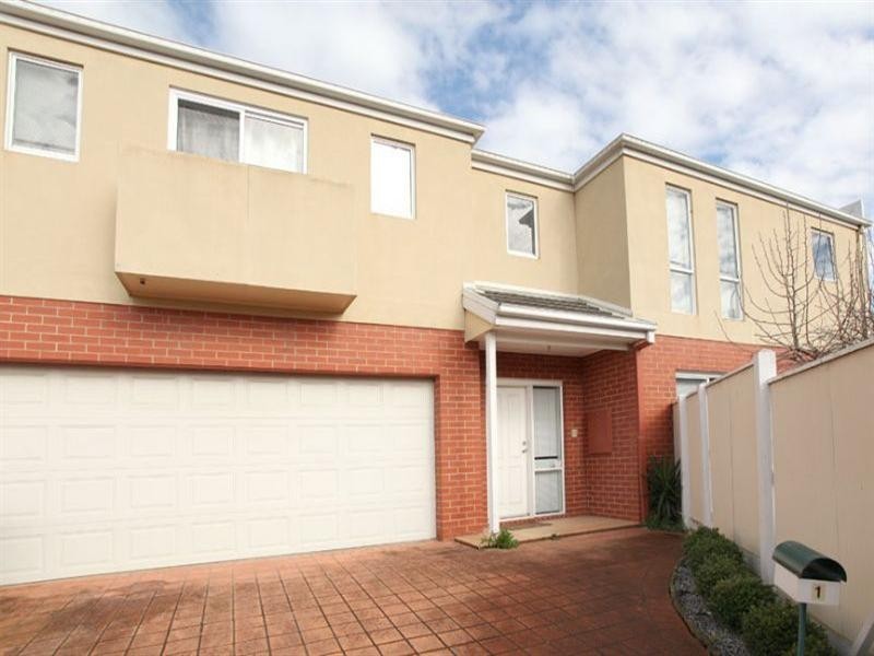 1 Hannah Close, Glen Waverley VIC 3150