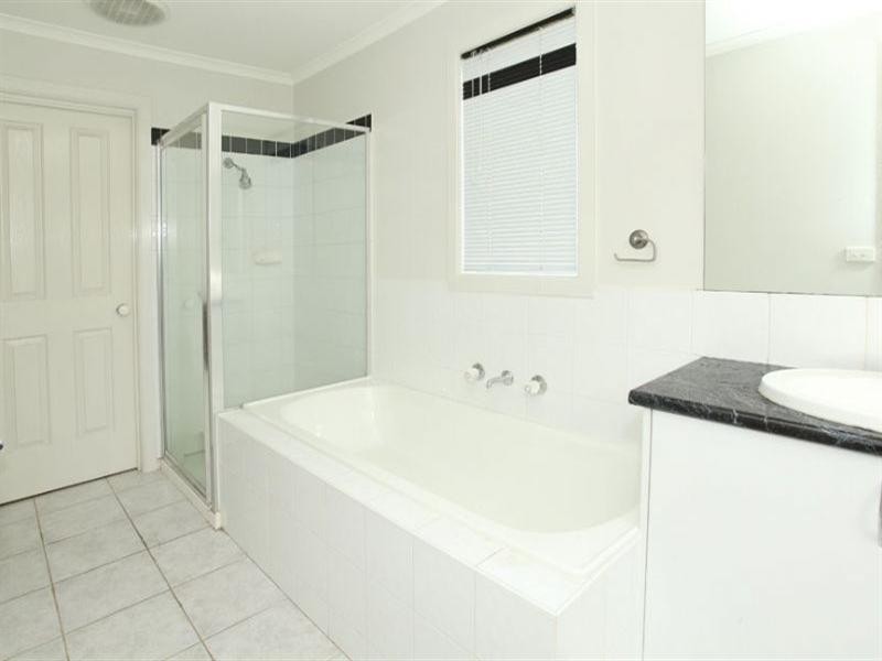 1 Hannah Close, Glen Waverley VIC 3150