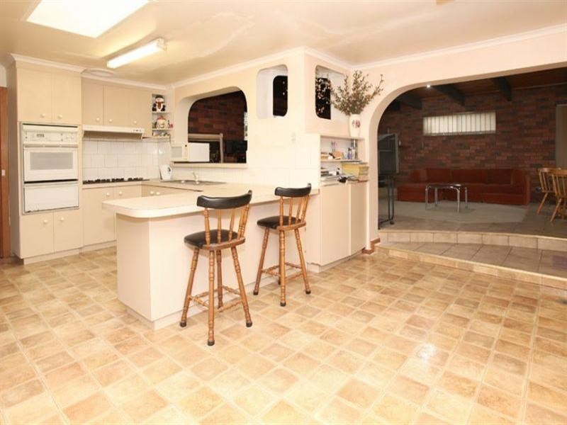 17 Settlers Court, Vermont South VIC 3133