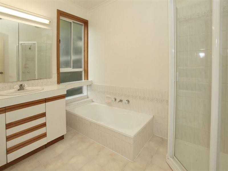 17 Settlers Court, Vermont South VIC 3133