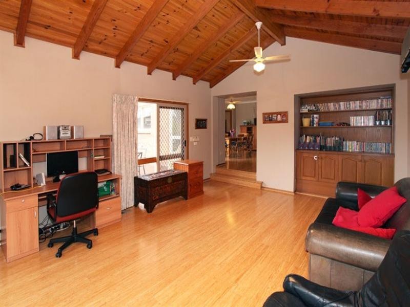 40 Bramley Crescent, Wheelers Hill VIC 3150