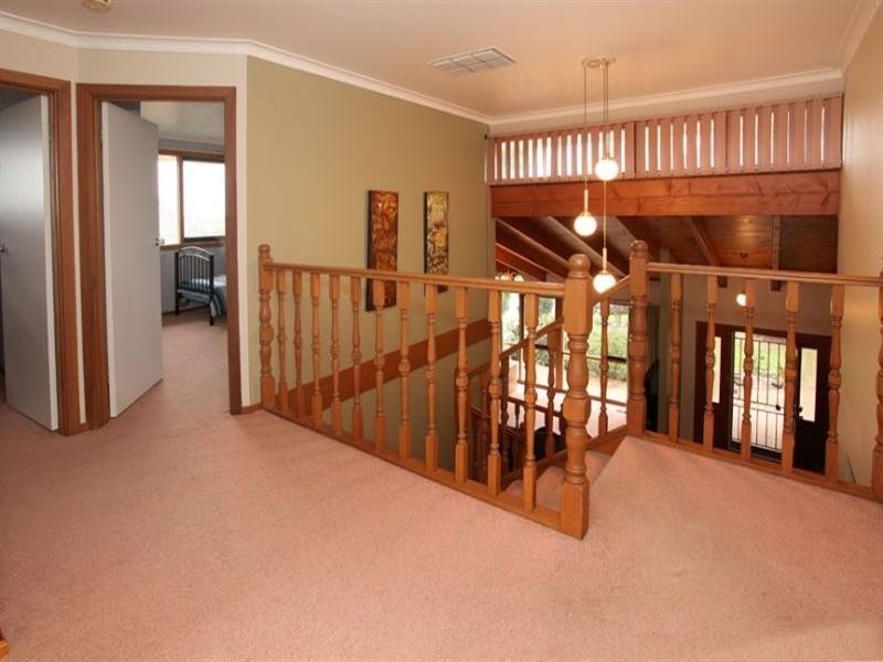 40 Bramley Crescent, Wheelers Hill VIC 3150