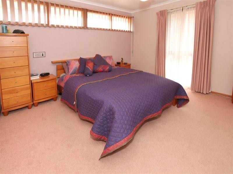 40 Bramley Crescent, Wheelers Hill VIC 3150