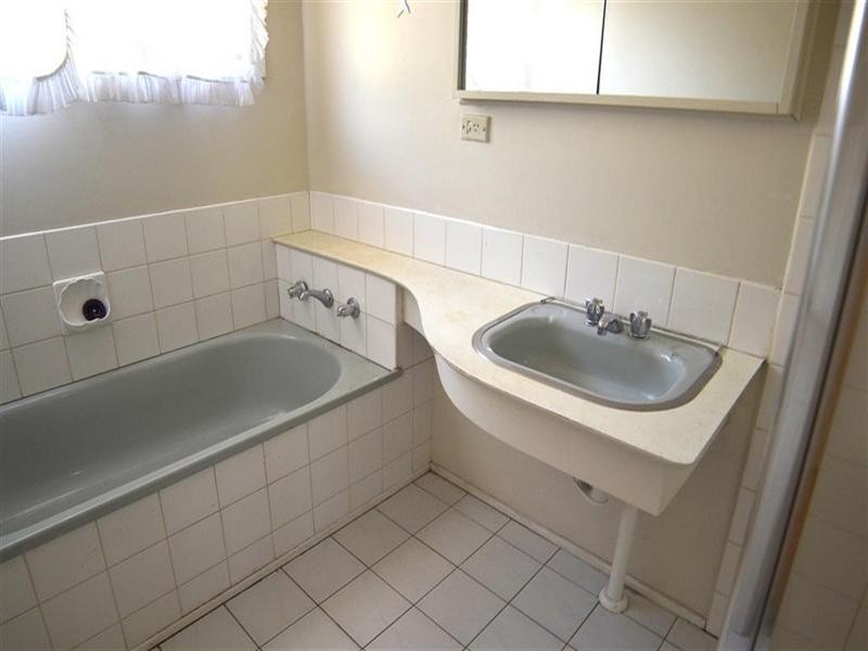 35 Woolwich Drive, Mulgrave VIC 3170