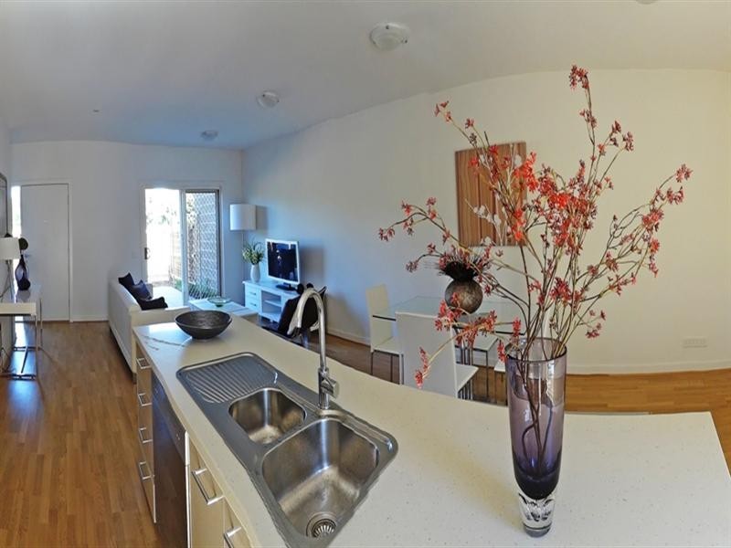 2/45 Winbirra Parade, Ashwood VIC 3147