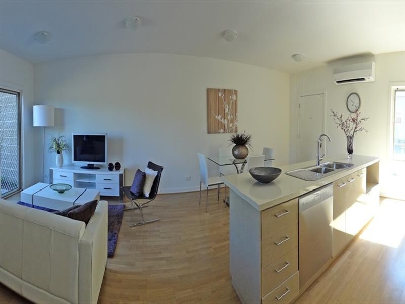 2/45 Winbirra Parade, Ashwood VIC 3147