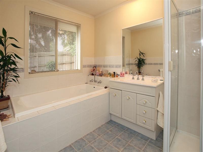 2/723 Waverley Road, Glen Waverley VIC 3150