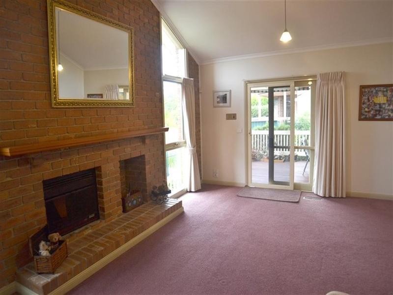 30 Freemantle Drive, Wantirna South VIC 3152