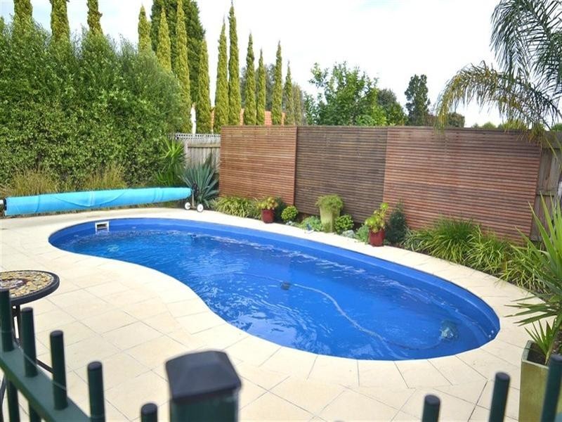 30 Freemantle Drive, Wantirna South VIC 3152