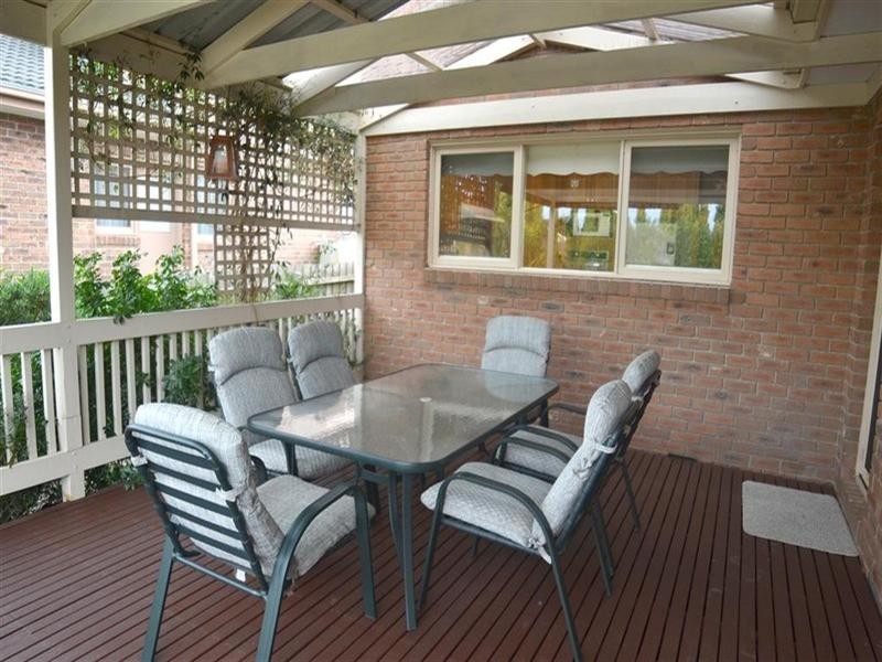 30 Freemantle Drive, Wantirna South VIC 3152