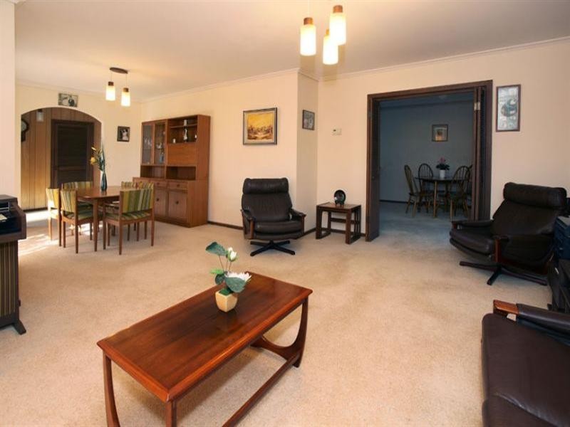 1 Cumberland Court, Glen Waverley VIC 3150