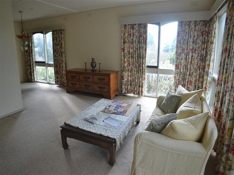 321 Gallaghers Road, Glen Waverley VIC 3150