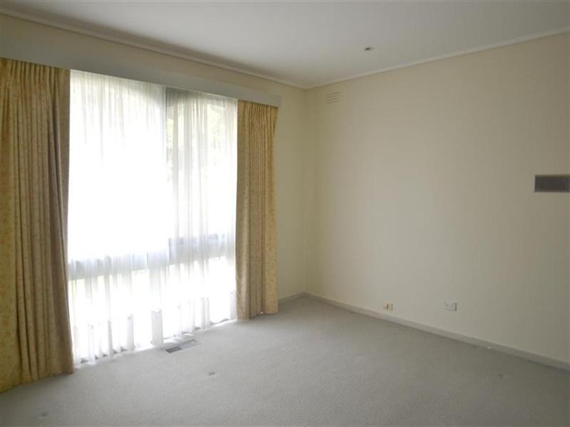 321 Gallaghers Road, Glen Waverley VIC 3150