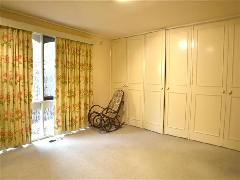 321 Gallaghers Road, Glen Waverley VIC 3150