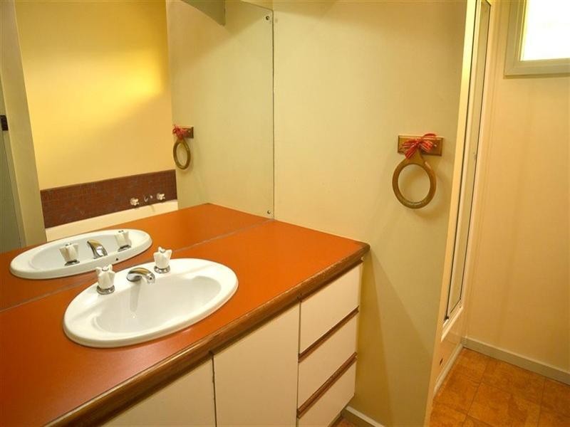 321 Gallaghers Road, Glen Waverley VIC 3150