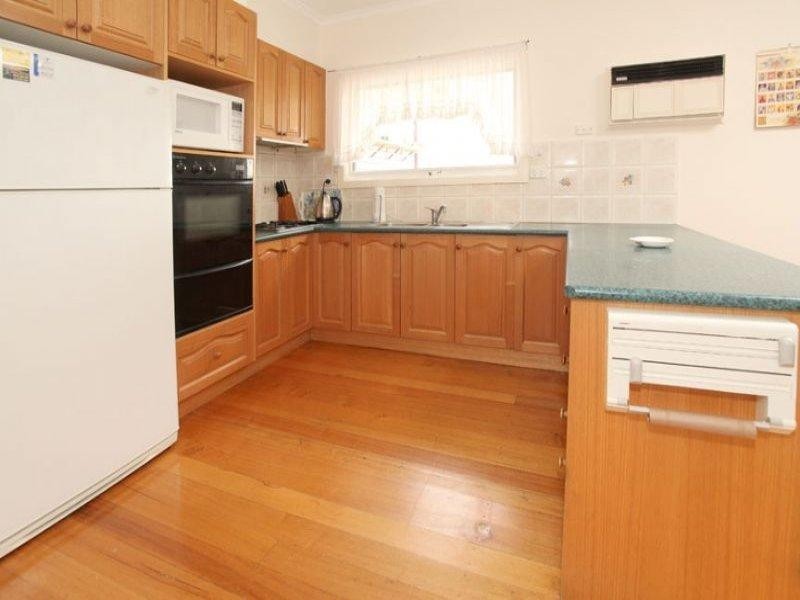 9 Castle Close, Glen Waverley VIC 3150