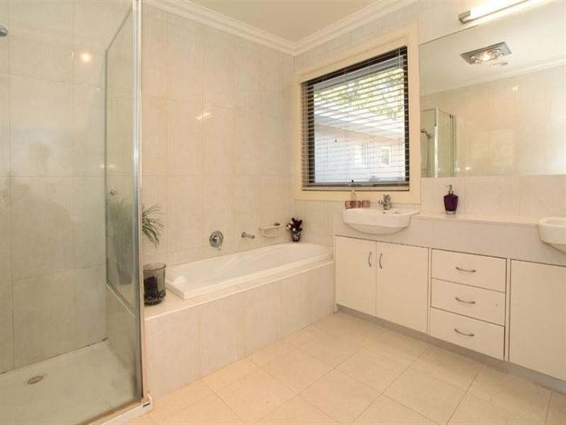 44B Pepperell Avenue, Glen Waverley VIC 3150