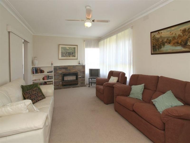 16 Hampstead Crescent, Glen Waverley VIC 3150