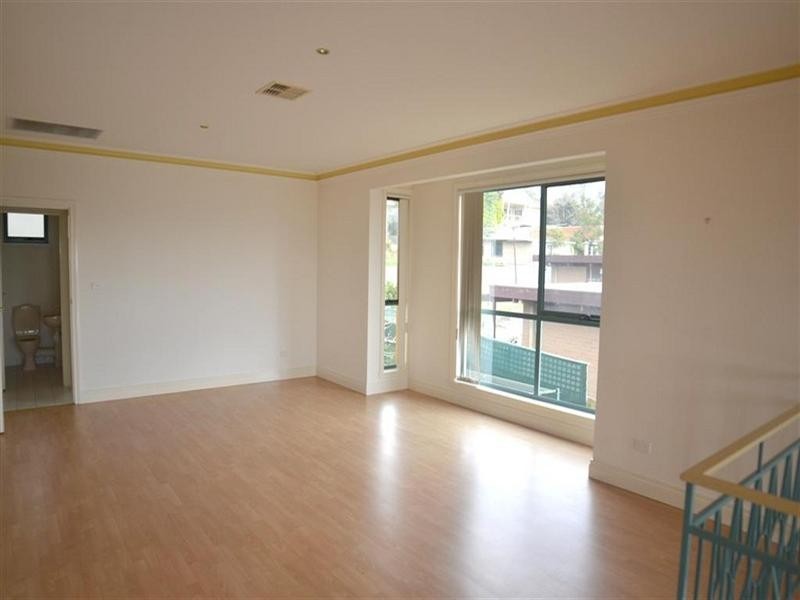 12 Lansell Road, Glen Waverley VIC 3150