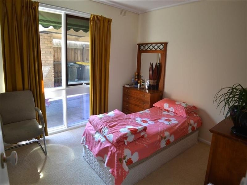 42 Cambridge Drive, Glen Waverley VIC 3150