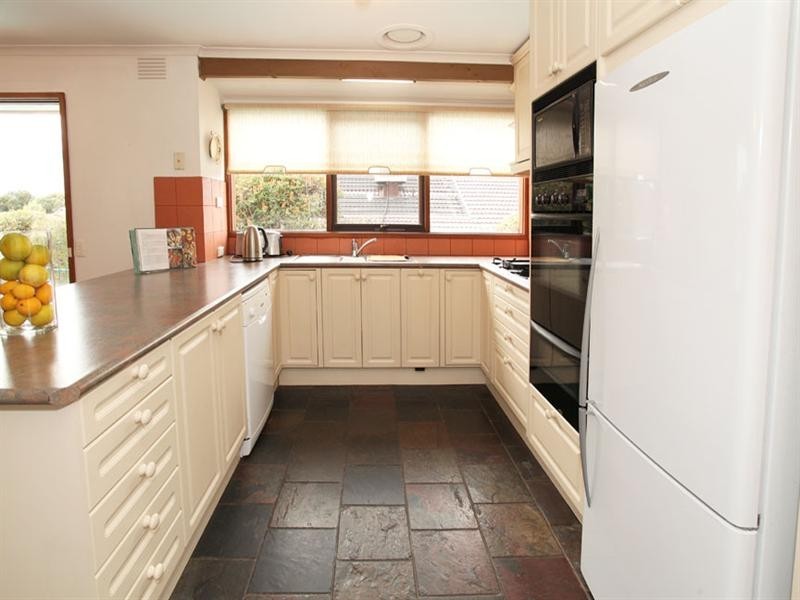 39 Haversham Avenue, Wheelers Hill VIC 3150