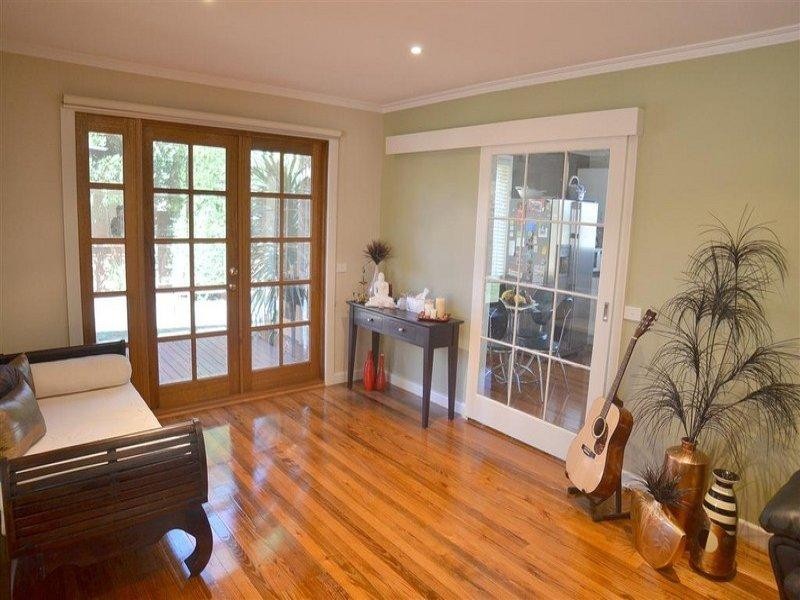 17 Meadowbrook Drive, Wheelers Hill VIC 3150