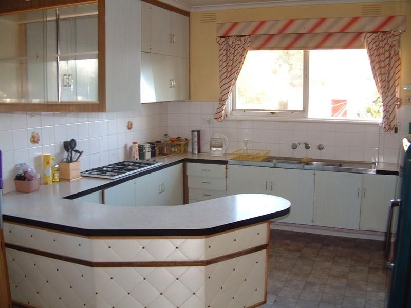 1/2 Hampstead Crescent, Glen Waverley VIC 3150