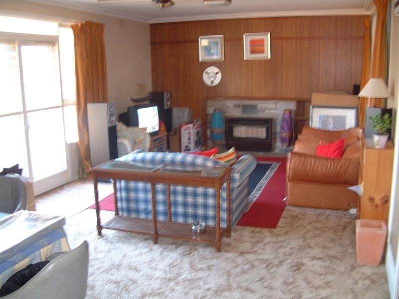 1/2 Hampstead Crescent, Glen Waverley VIC 3150