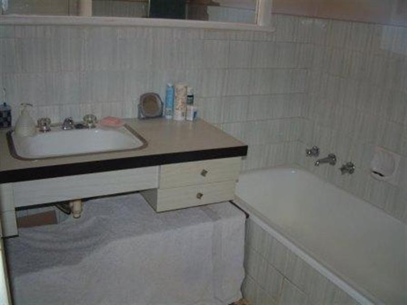 1/2 Hampstead Crescent, Glen Waverley VIC 3150