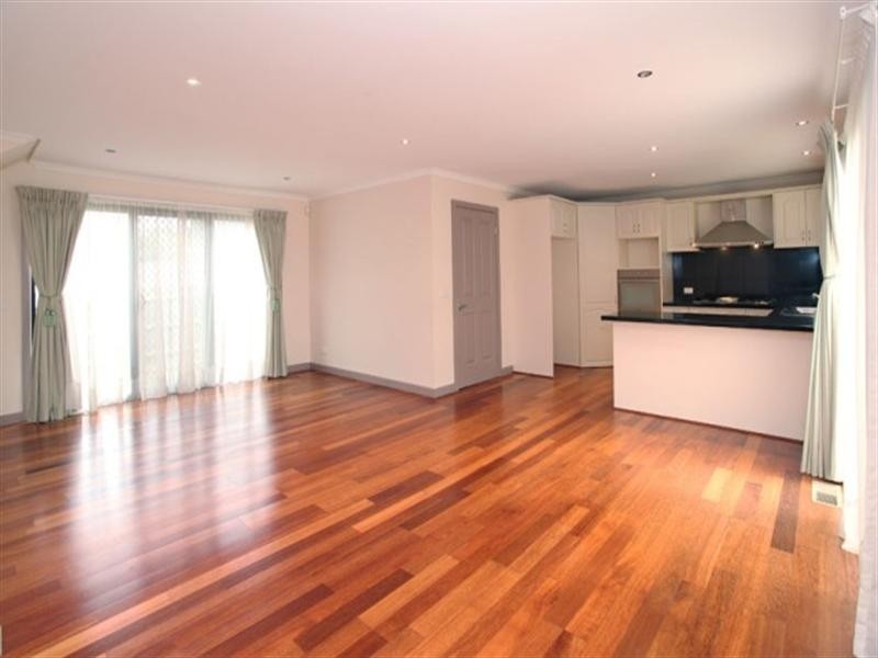 2/28 Rob Roy Street, Glen Waverley VIC 3150