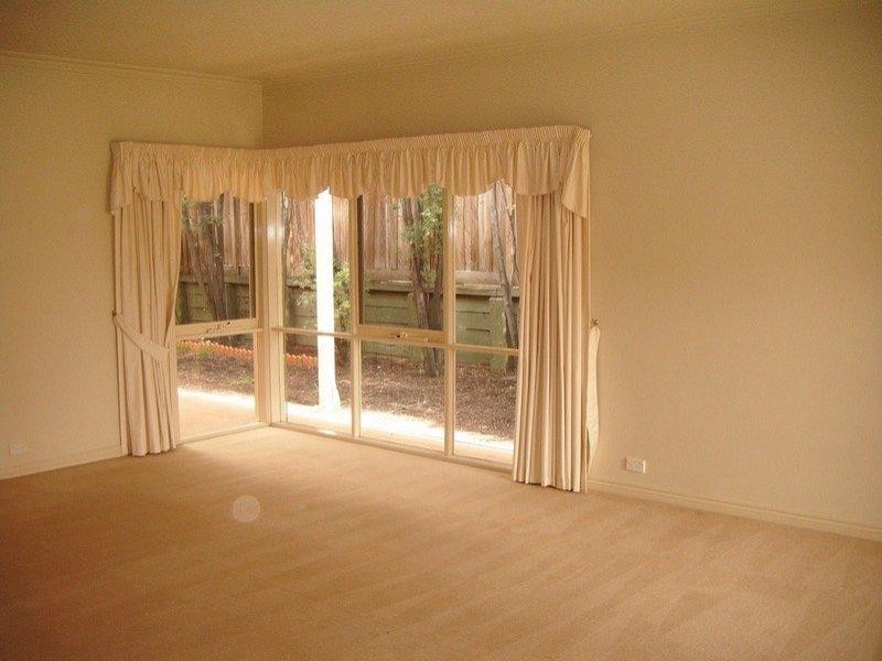 24 Hutchinson Drive, Kew VIC 3101