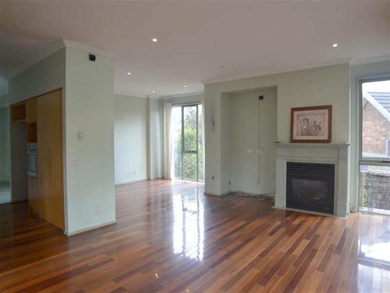 8 Lakeview Court, Glen Waverley VIC 3150