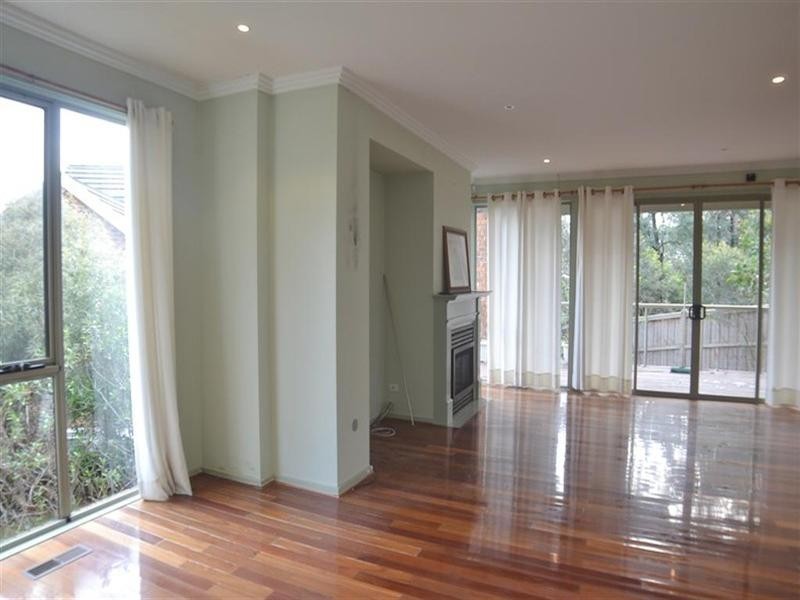 8 Lakeview Court, Glen Waverley VIC 3150