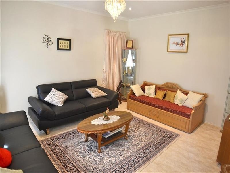 11 Lockens Avenue, Glen Waverley VIC 3150