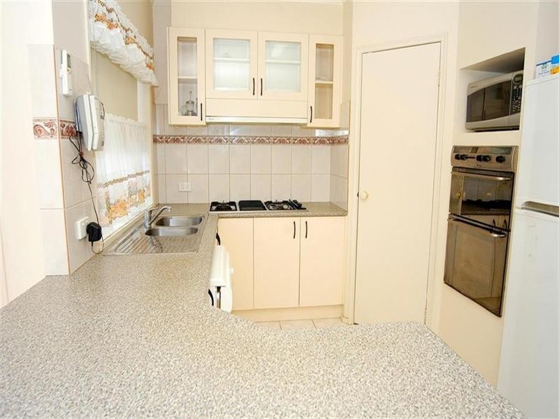 11 Lockens Avenue, Glen Waverley VIC 3150