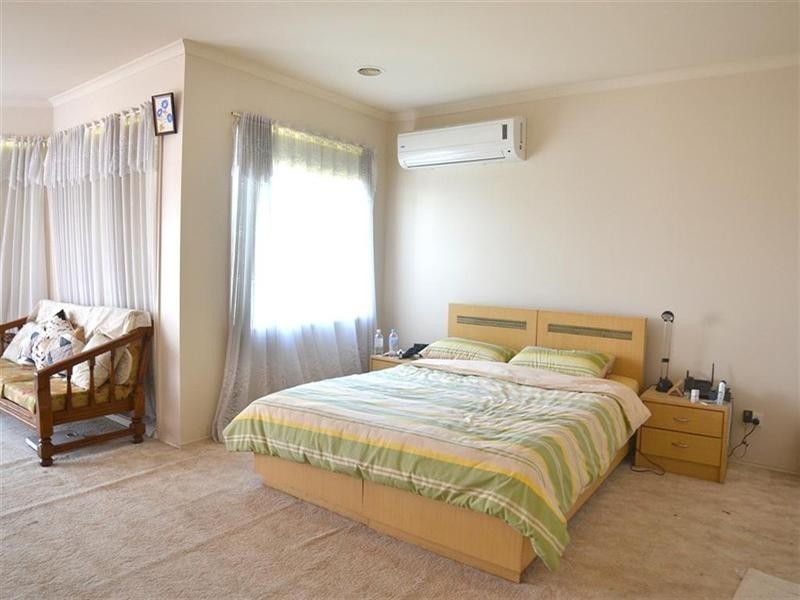 11 Lockens Avenue, Glen Waverley VIC 3150