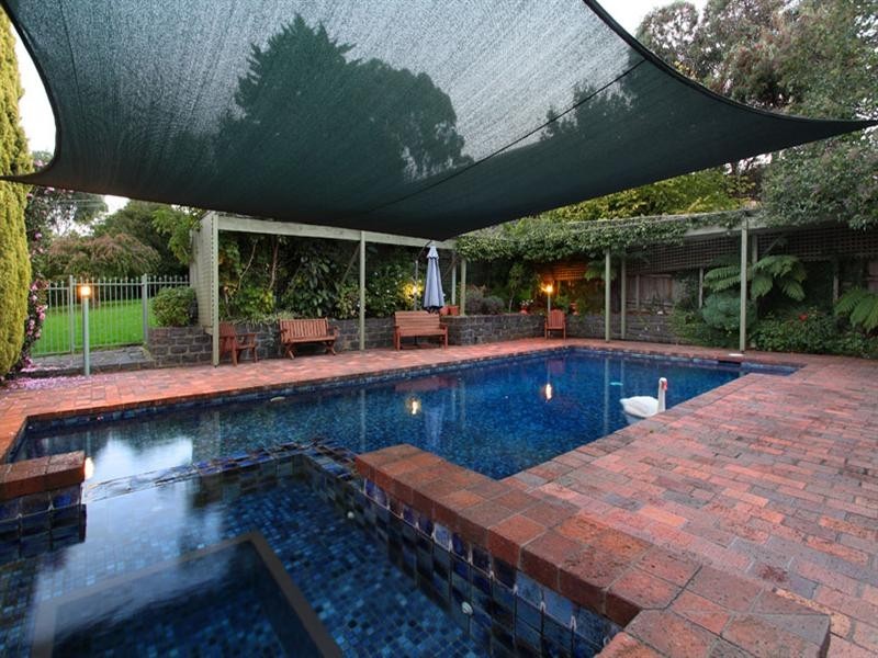 2 Skye Court, Glen Waverley VIC 3150