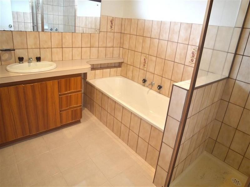 4 Haversham Avenue, Wheelers Hill VIC 3150