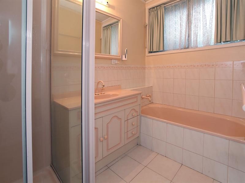 24 Tamala Avenue, Notting Hill VIC 3168