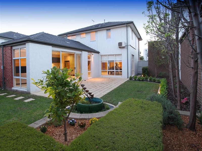 19 Lords Avenue, Mulgrave VIC 3170