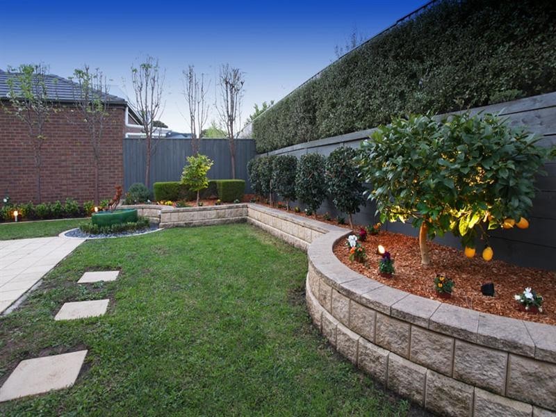 19 Lords Avenue, Mulgrave VIC 3170