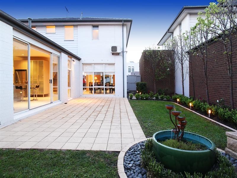 19 Lords Avenue, Mulgrave VIC 3170