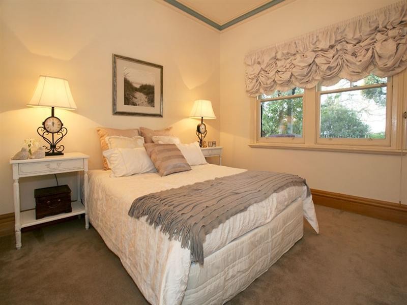 1/10 Cook Road, Mitcham VIC 3132