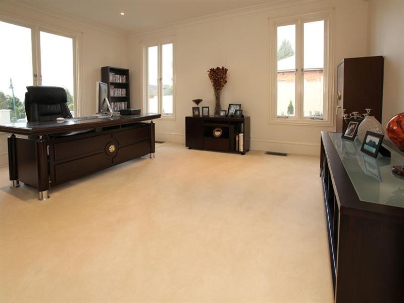 8 Harry Nance Close, Lysterfield VIC 3156