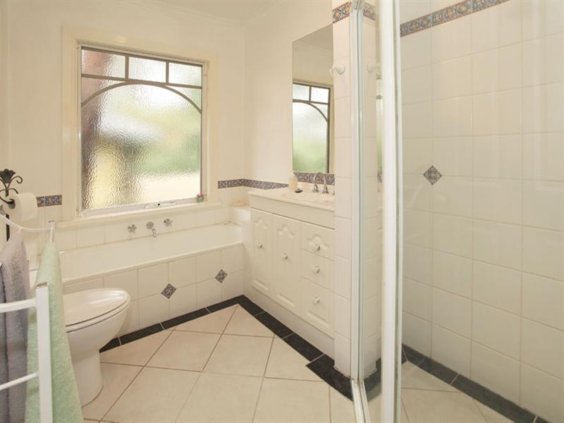 45 Dunscombe Avenue, Glen Waverley VIC 3150