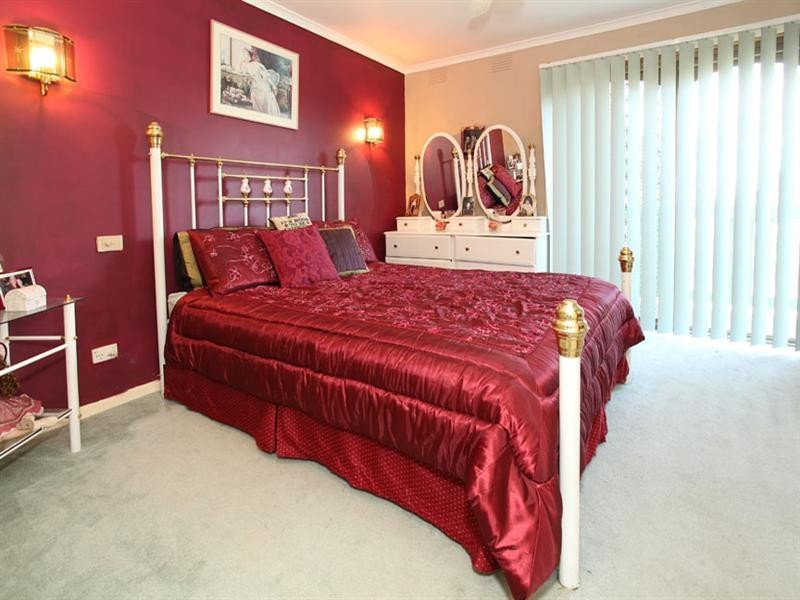 48 Amblecote Crescent, Mulgrave VIC 3170