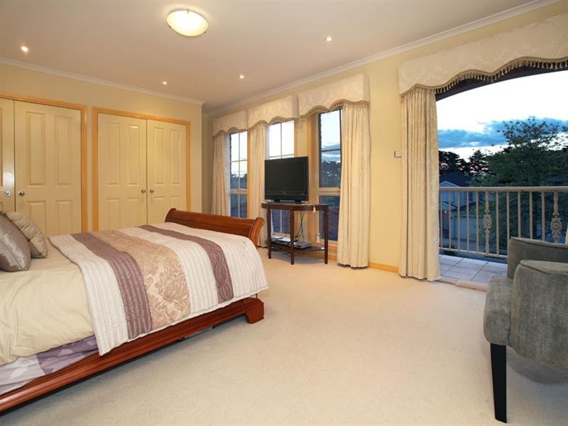 14 Avendon Boulevard, Glen Waverley VIC 3150