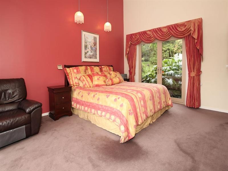 26 Heatherlea Drive, Wheelers Hill VIC 3150