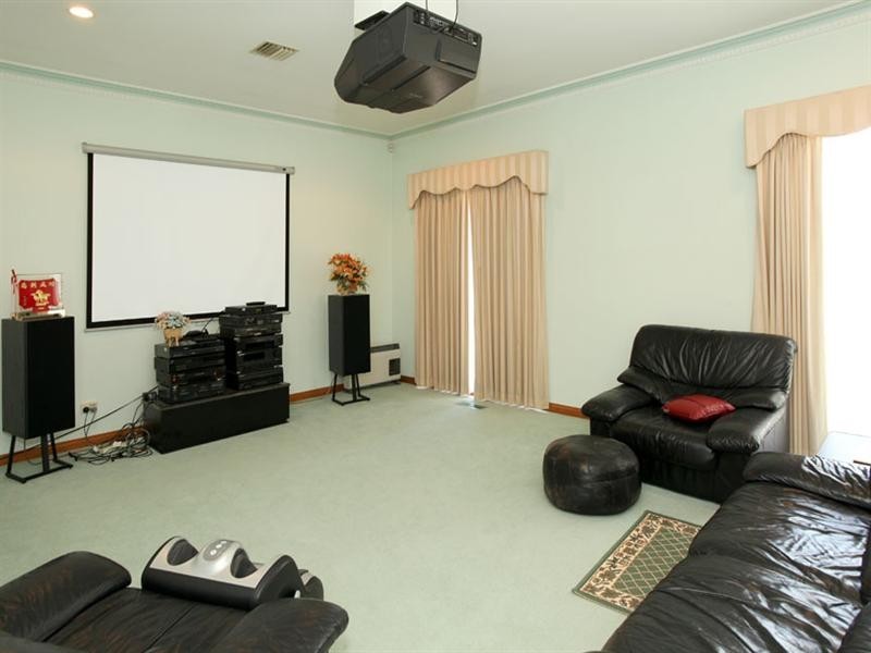 93 Tyner Road, Wantirna South VIC 3152